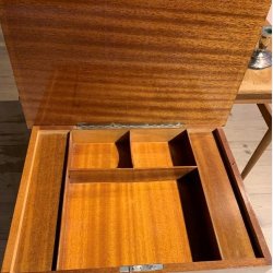 Flot antikt sybord/spilledse