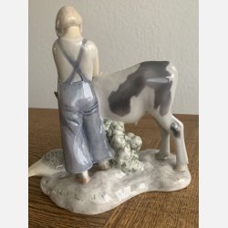 Bing &amp; Grndahl - Bondepige med kalv og gs