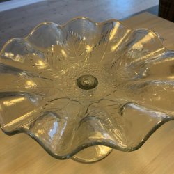 Stor glasopsats med fod