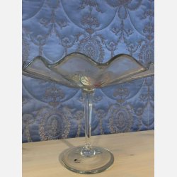 Stor glasopsats med fod