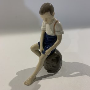 Dreng p sten, Bing & Grndahl figur nr. 1757