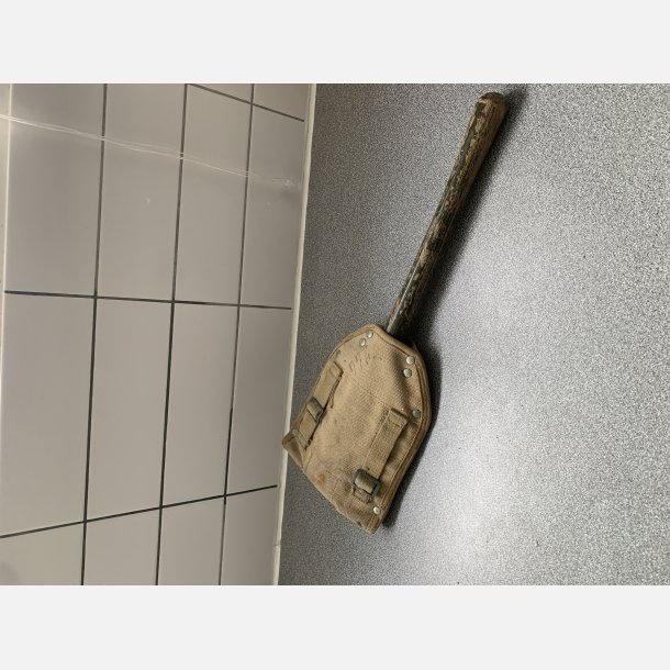 Feltspade militr